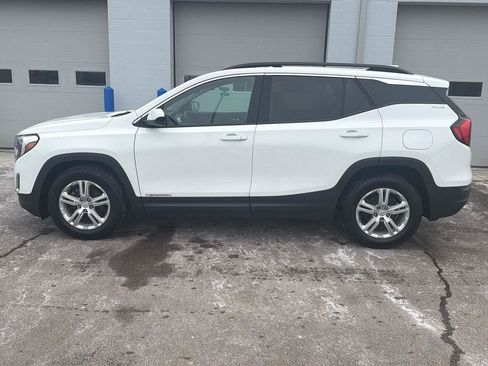 Used 2019 GMC Terrain SLE w/ Driver Convenience Package image 2