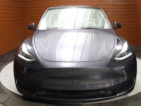 Used 2023 Tesla Model Y Long Range image 2