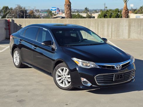 Used 2015 Toyota Avalon XLE Touring image 2