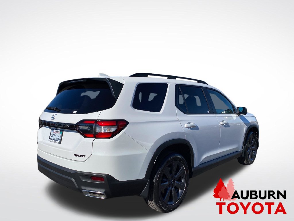 Used 2023 Honda Pilot Sport image 5