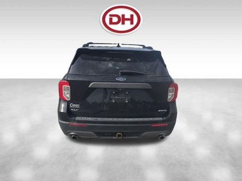Used 2022 Ford Explorer XLT w/ Equipment Group 202A AWD/4WD image 9