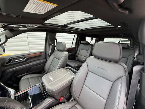 Used 2026 GMC Yukon XL Denali w/ Sun & Power Step Package AWD/4WD image 4