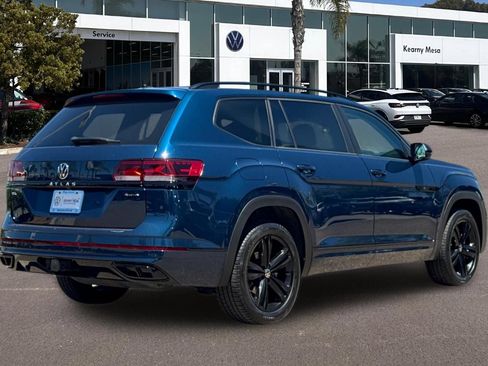 Used 2023 Volkswagen Atlas SEL R-Line AWD/4WD image 4