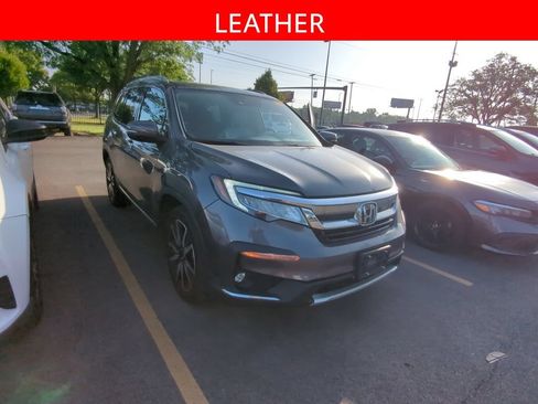 Used 2019 Honda Pilot Touring image 3