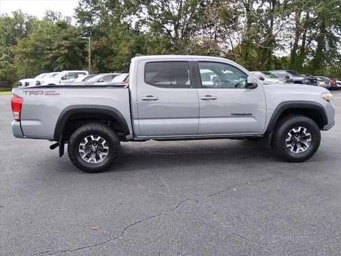 Used 2019 Toyota Tacoma 2WD Double Cab image 3