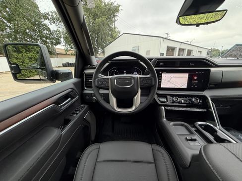 New 2026 GMC Sierra 3500 Denali w/ Denali Reserve Package AWD/4WD image 2