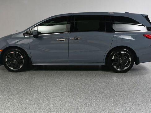 Used 2024 Honda Odyssey Elite image 3