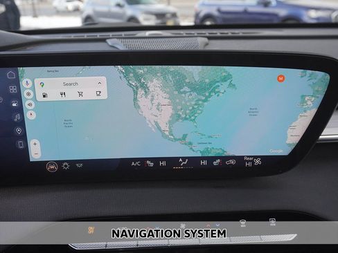 Used 2025 Buick Enclave Preferred w/ Power Package image 3