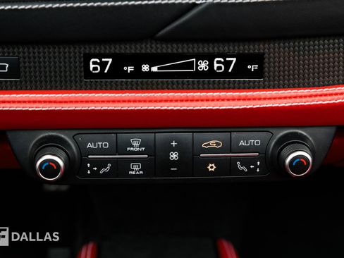 Used 2021 Ferrari F8 Tributo image 29