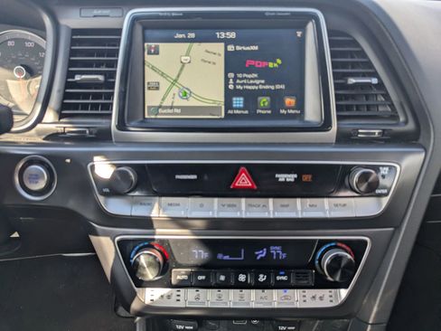 Used 2018 Hyundai Sonata Limited image 12