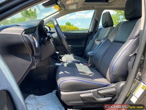 Used 2017 Toyota Corolla SE w/ SE Premium Package FWD image 25