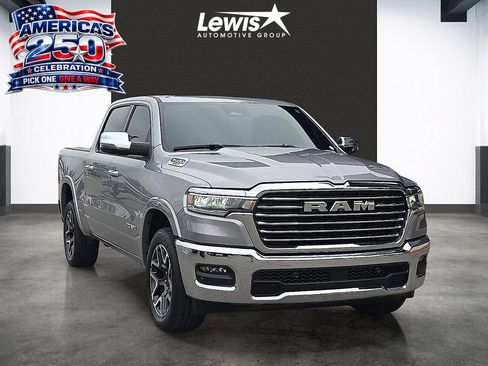 Used 2025 RAM 1500 Laramie AWD/4WD image 6