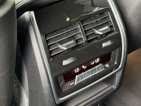 Used 2022 BMW X5 sDrive40i w/ M Sport Package RWD image 13