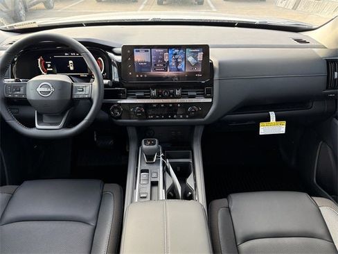 New 2026 Nissan Pathfinder SL image 13