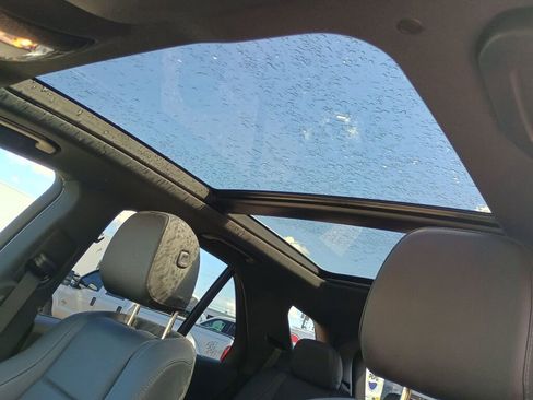 Used 2023 Mercedes-Benz GLE 350 4MATIC image 11