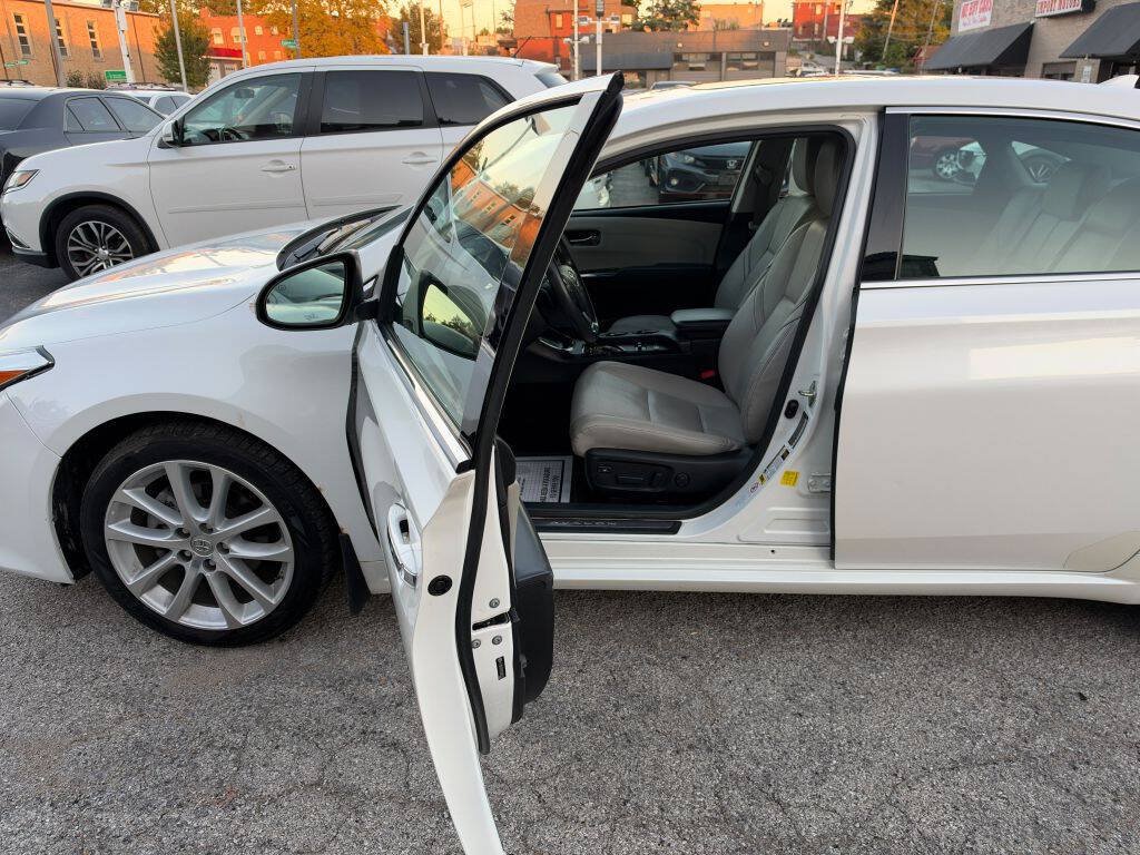 Used 2014 Toyota Avalon Limited FWD image 9