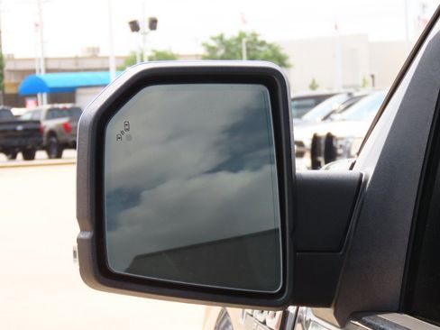 Used 2018 Ford F150 Platinum w/ Equipment Group 701A Luxury image 18