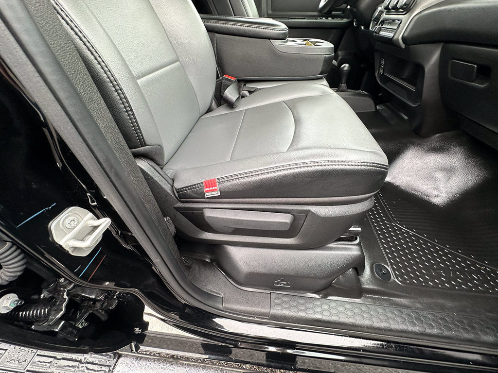 Used 2024 RAM 2500 Tradesman w/ Chrome Appearance Group AWD/4WD image 24