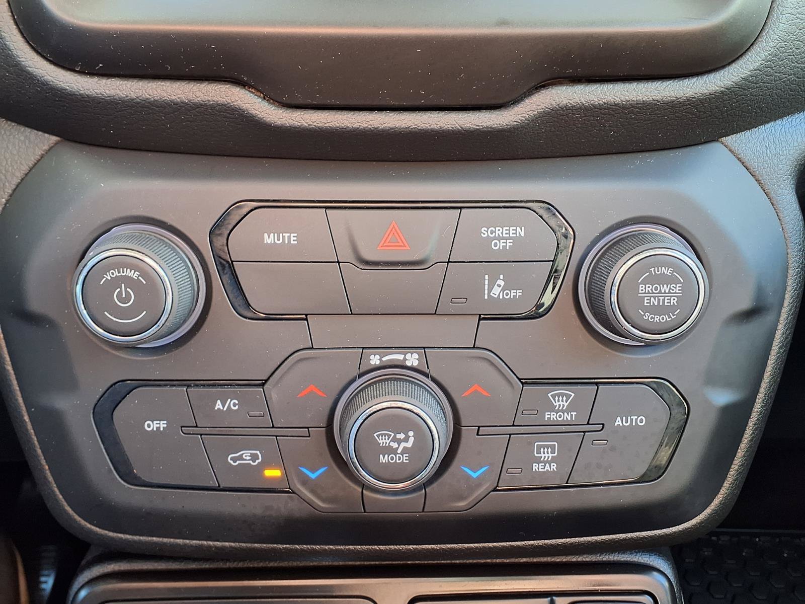 Used 2021 Jeep Renegade Trailhawk AWD/4WD image 23