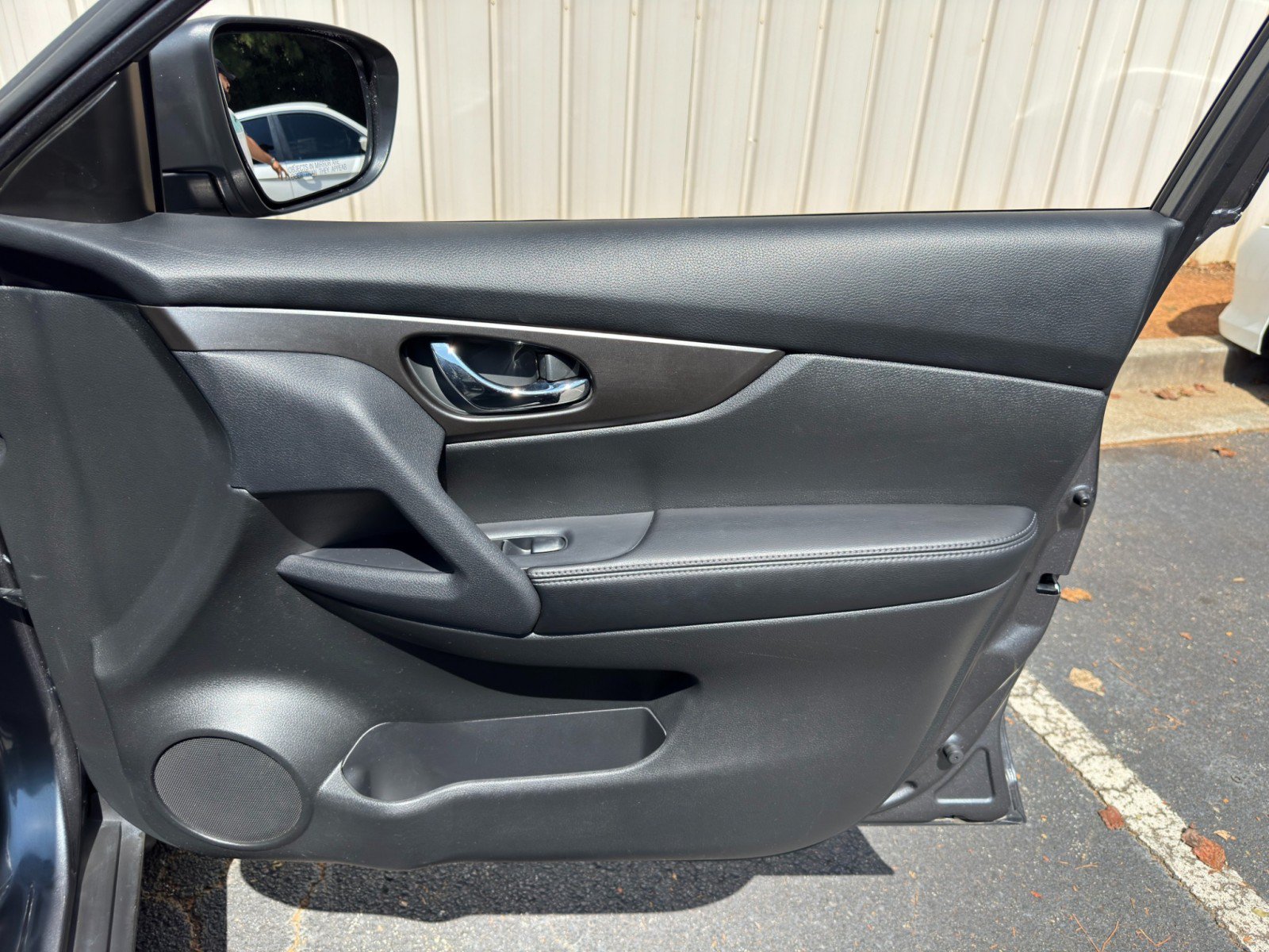 Used 2015 Nissan Rogue S AWD/4WD image 37