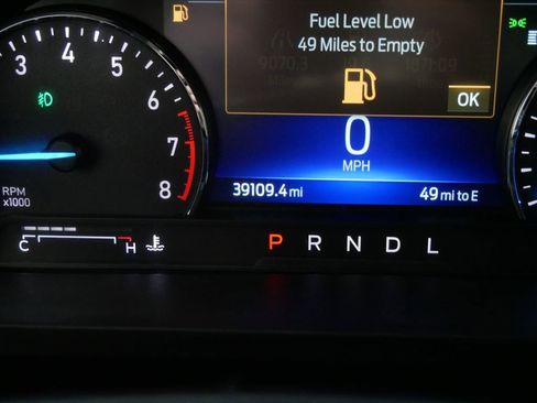 Used 2022 Ford Explorer XLT image 30