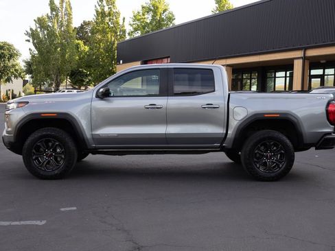 Used 2024 GMC Canyon Elevation w/ Elevation Premium Package AWD/4WD image 9