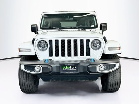 Used 2023 Jeep Wrangler Unlimited Sahara AWD/4WD image 2
