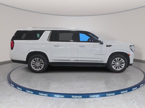 Used 2022 GMC Yukon XL SLT w/ SLT Premium Package RWD image 5