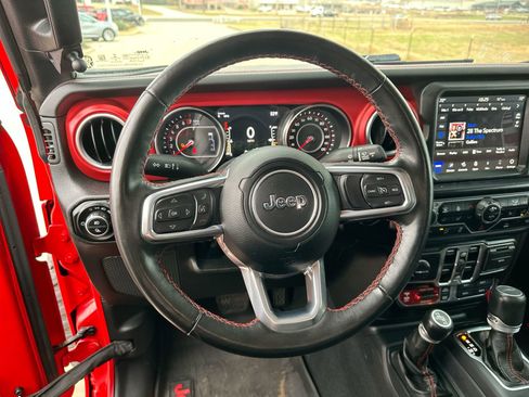 Used 2022 Jeep Gladiator Rubicon w/ Cold Weather Group image 14