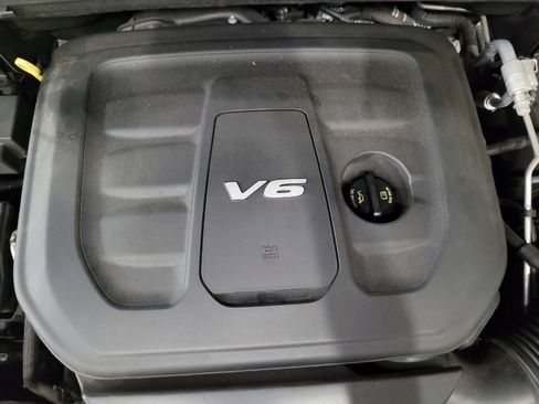 Used 2016 Jeep Grand Cherokee Laredo 75th Anniversary image 30