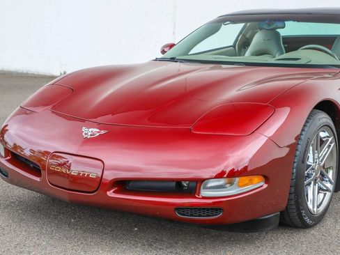 Used 2003 Chevrolet Corvette Coupe w/ Preferred Equipment Group RWD image 33
