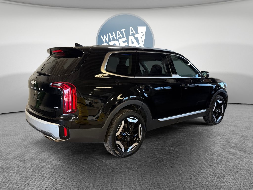 Certified 2024 Kia Telluride S w/ S Sunroof Package AWD/4WD image 3