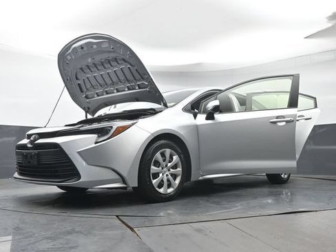 Used 2026 Toyota Corolla LE AWD/4WD image 42