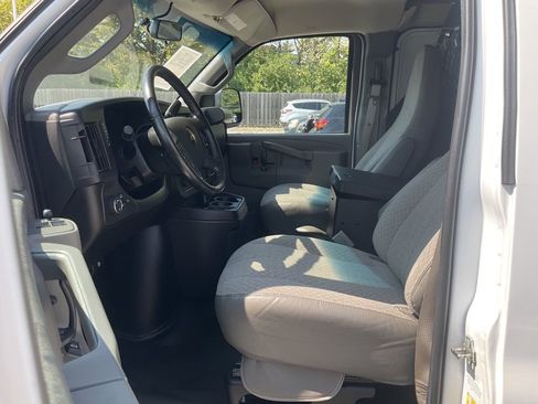 Used 2022 Chevrolet Express 2500 w/ Driver Convenience Package image 11