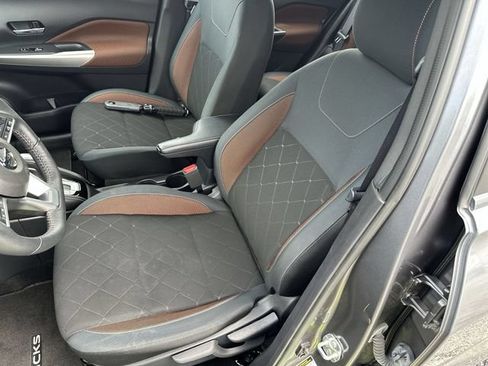 Used 2019 Nissan Kicks SR FWD image 15