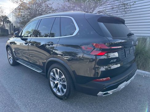 Used 2025 BMW X5 xDrive50e w/ Parking Assistance Package image 3