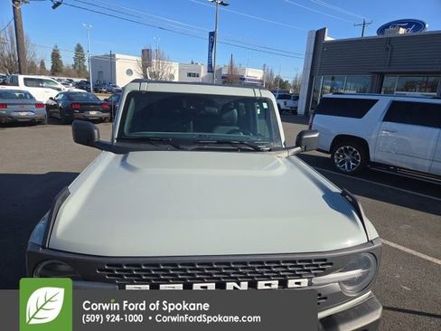 Used 2023 Ford Bronco Badlands image 16