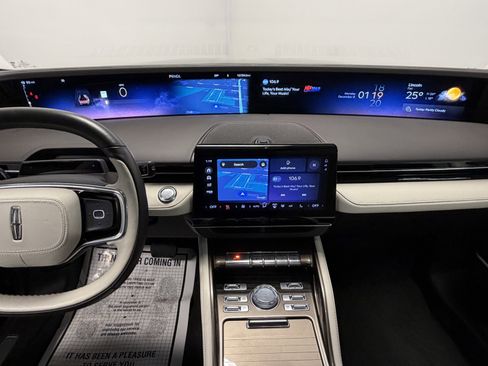 Used 2024 Lincoln Nautilus Black Label image 11