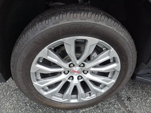 Used 2023 GMC Yukon XL Denali AWD/4WD image 22
