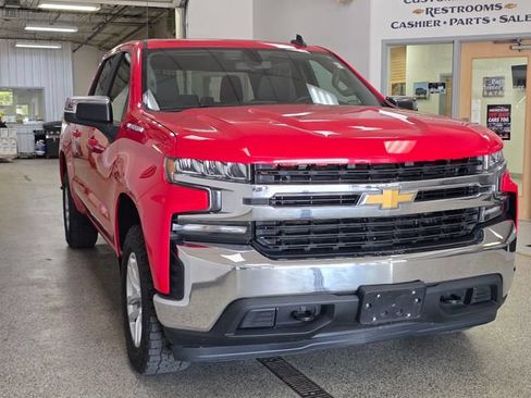 Used 2020 Chevrolet Silverado 1500 LT AWD/4WD image 3