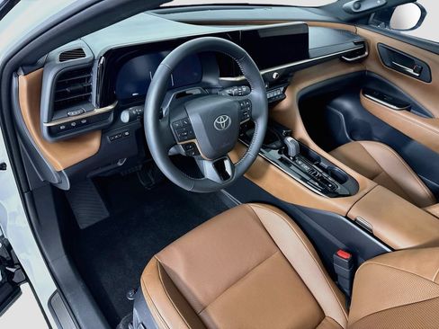 Used 2026 Toyota Crown Signia w/ Advanced Technology Package AWD/4WD image 9