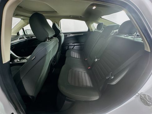 Used 2020 Ford Fusion SE image 28