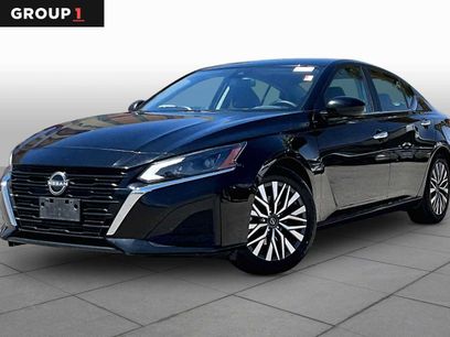 Used 2024 Nissan Altima 2.5 SV