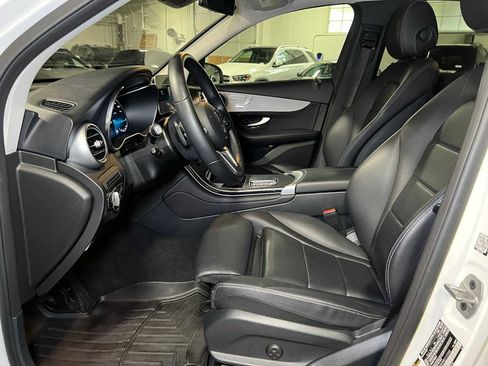 Used 2022 Mercedes-Benz GLC 300 4MATIC image 23