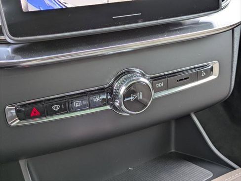 New 2026 Volvo XC90 B6 Plus w/ Protection Package Premier image 8