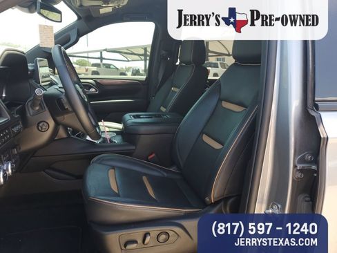 Used 2024 GMC Yukon AT4 w/ Technology Package AWD/4WD image 8