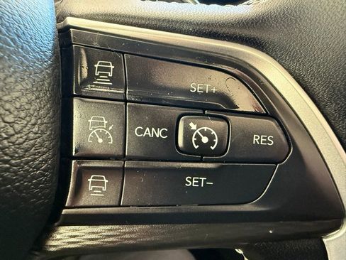 Used 2023 Jeep Grand Cherokee L Laredo image 52