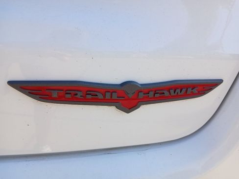 Used 2025 Jeep Compass Trailhawk AWD/4WD image 28