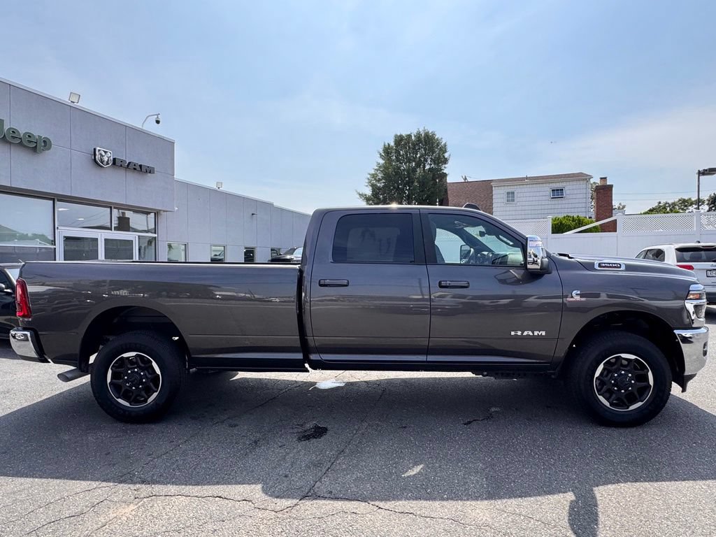 Used 2025 RAM 3500 Laramie AWD/4WD image 9