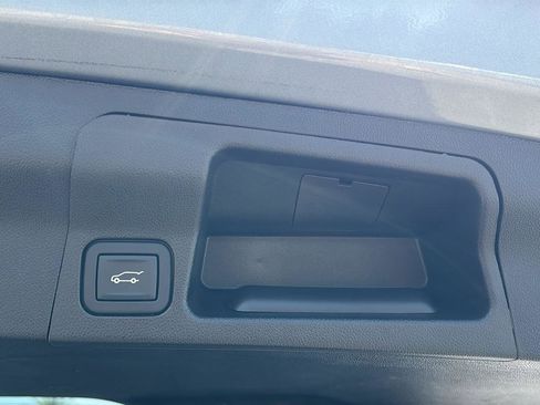 Certified 2023 GMC Acadia SLE w/ Driver Convenience Package FWD image 19
